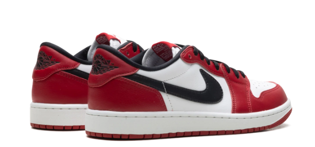 Air Jordan 1 Low OG 'Chicago' Varsity Red / Black / Summit White Sneakers