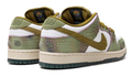Nike Low-Top Sneakers – Oil Green / Desert Moss / White