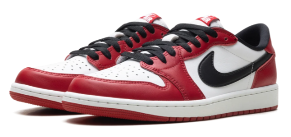 Air Jordan 1 Low OG 'Chicago' Varsity Red / Black / Summit White Sneakers